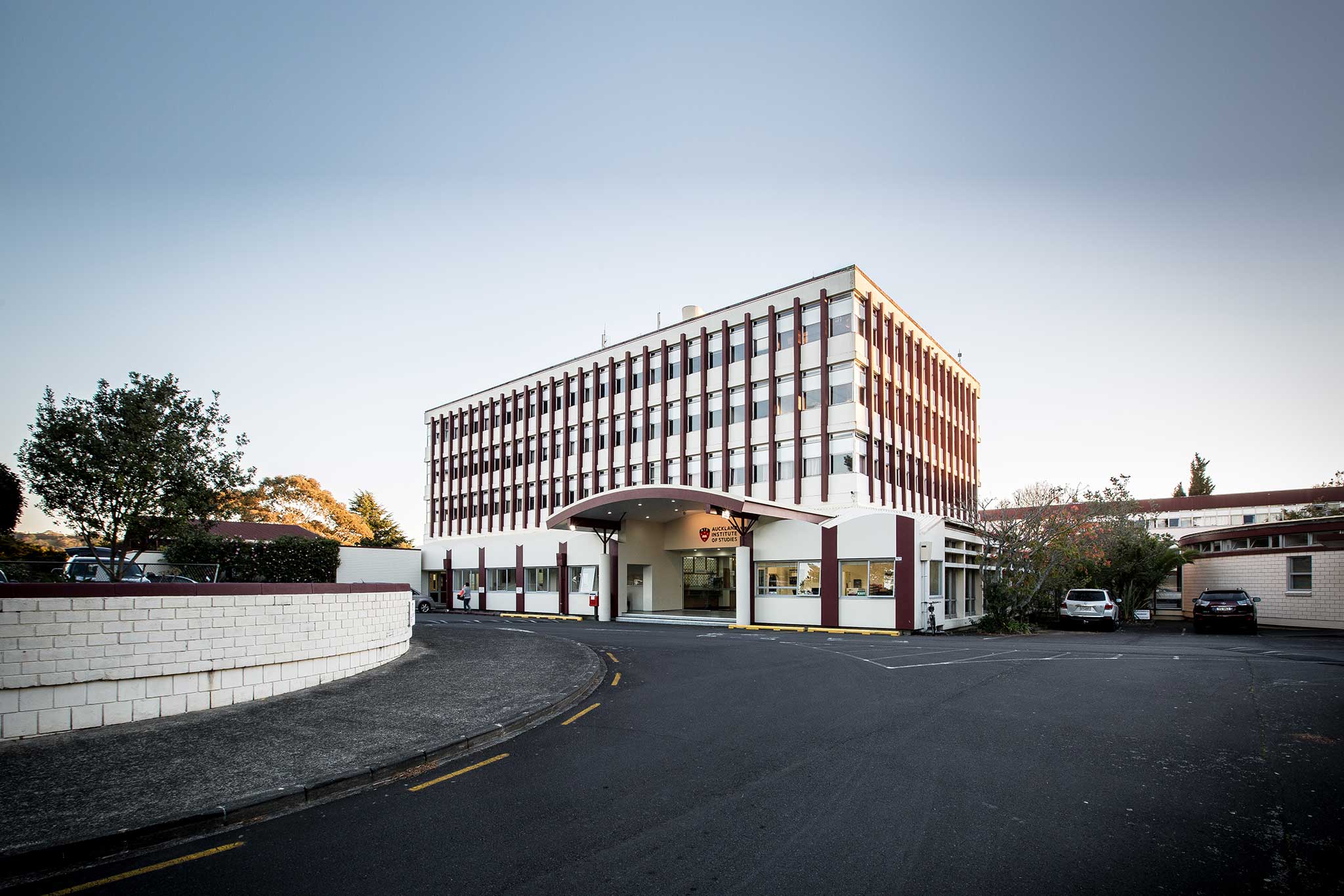 Auckland Institute of Studies (AIS)