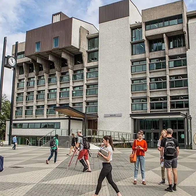 University of Canterbury (캔터베리 대학교)